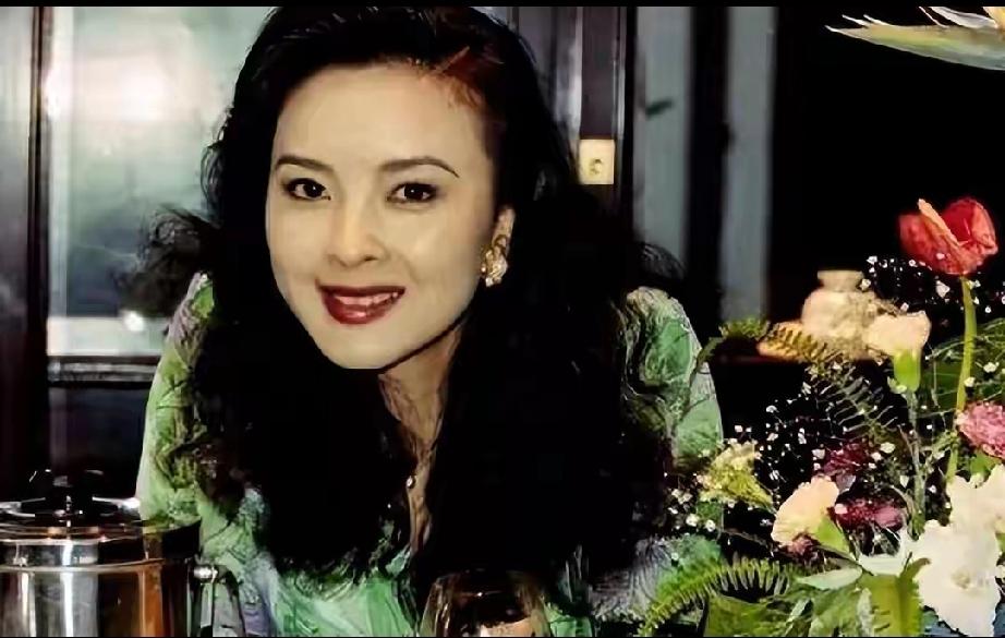 27万美元换5天故土时光！“东方美神”周洁的最后归途
 
        她是《