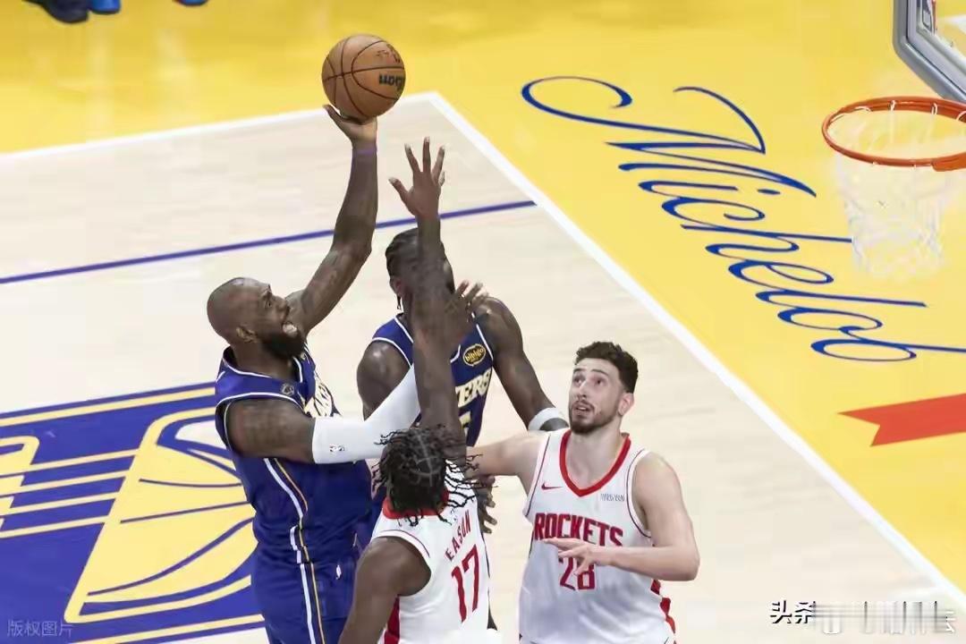 火箭vs湖人NBA季后赛西部首轮G5，洛杉矶湖人对阵休斯顿火箭队。本场比赛在湖人