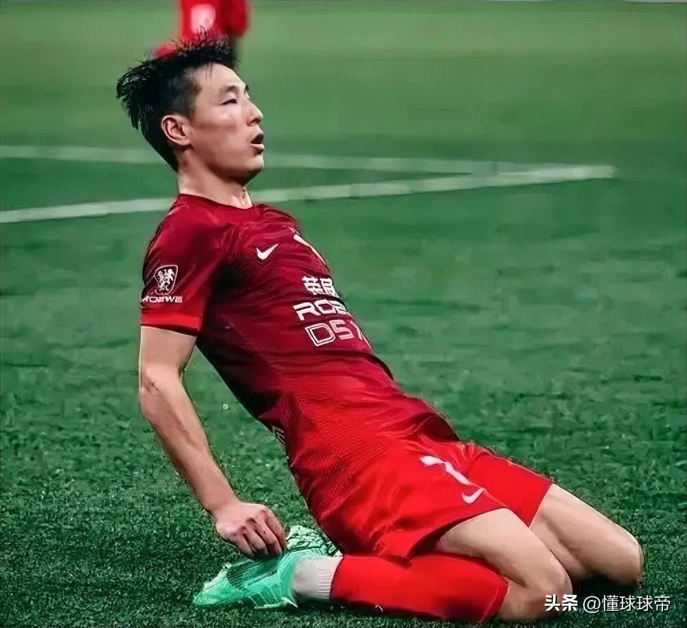 武球王回来了，武磊替补梅开二度上演王者归来！

在今晚上海海港与青岛西海岸的比赛