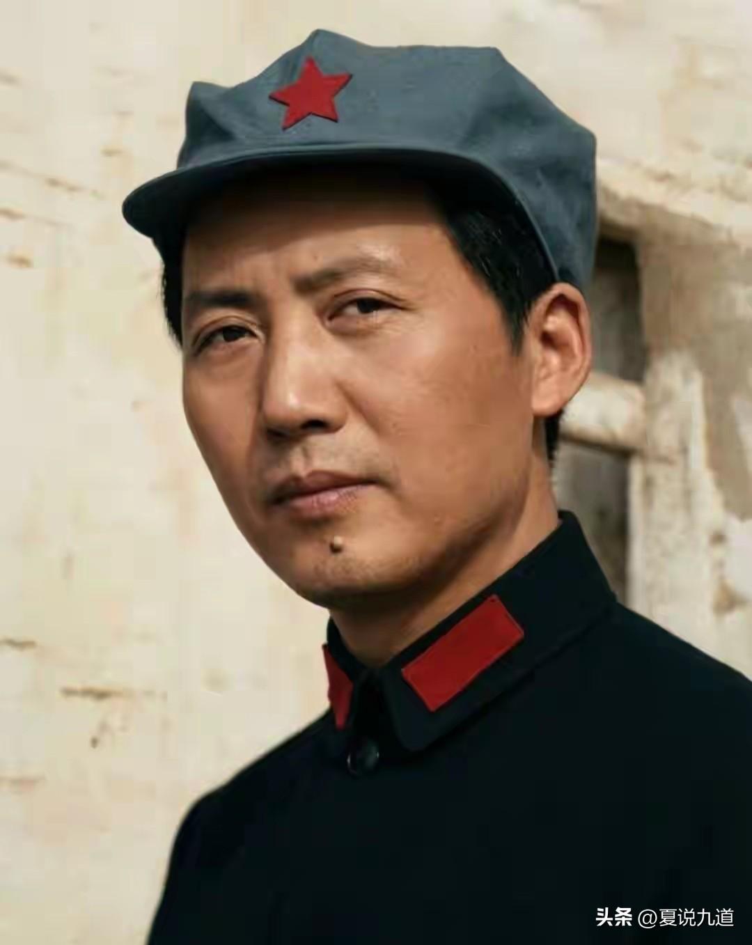 不知你是否留意过一个温暖又坚定的网络现象。
 
在纷繁的平台信息流里，百态内容轮