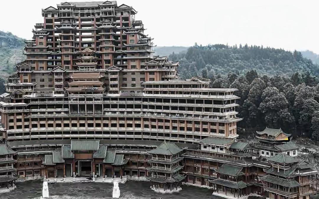 地方政府债务狂飙的背后，藏着中国经济发展的特殊逻辑！地方为了拼发展、搞建设，靠举