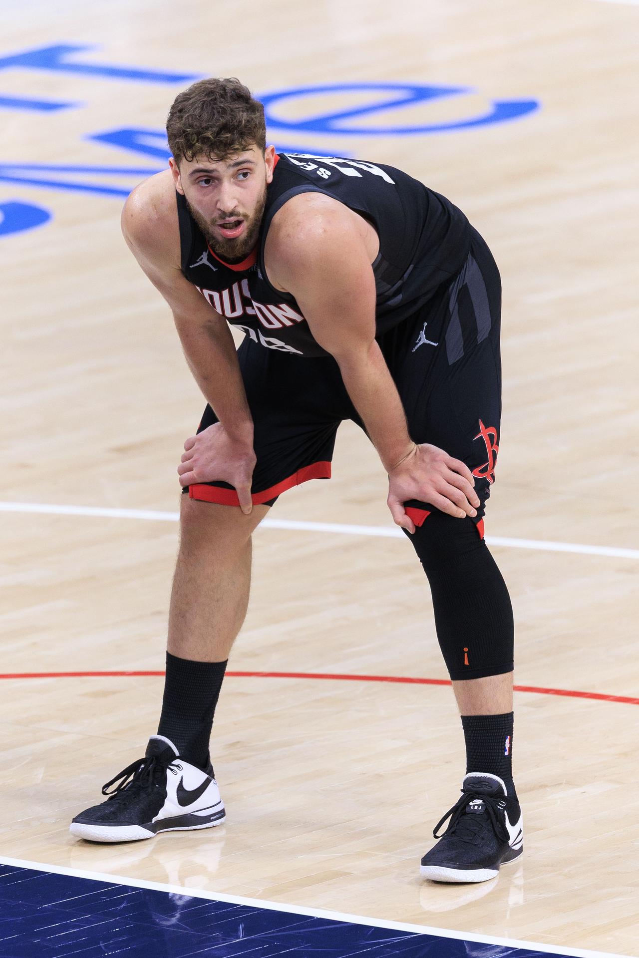 北京时间3月24日，今天火箭队在客场不敌芝加哥公牛队，全场比分124-132。火