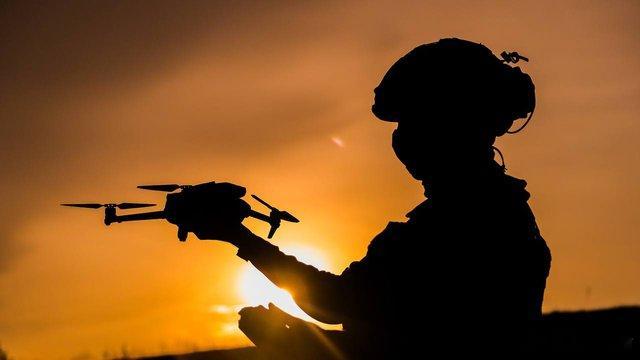 【2025年乌无人机击中俄方近82万个目标】网页链接乌克兰总统泽连斯基表示，20