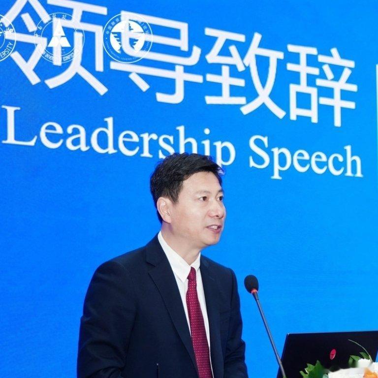 AI赋能产融共进 2025中国融资租赁西湖论坛武汉峰会圆满举办2025年11月2