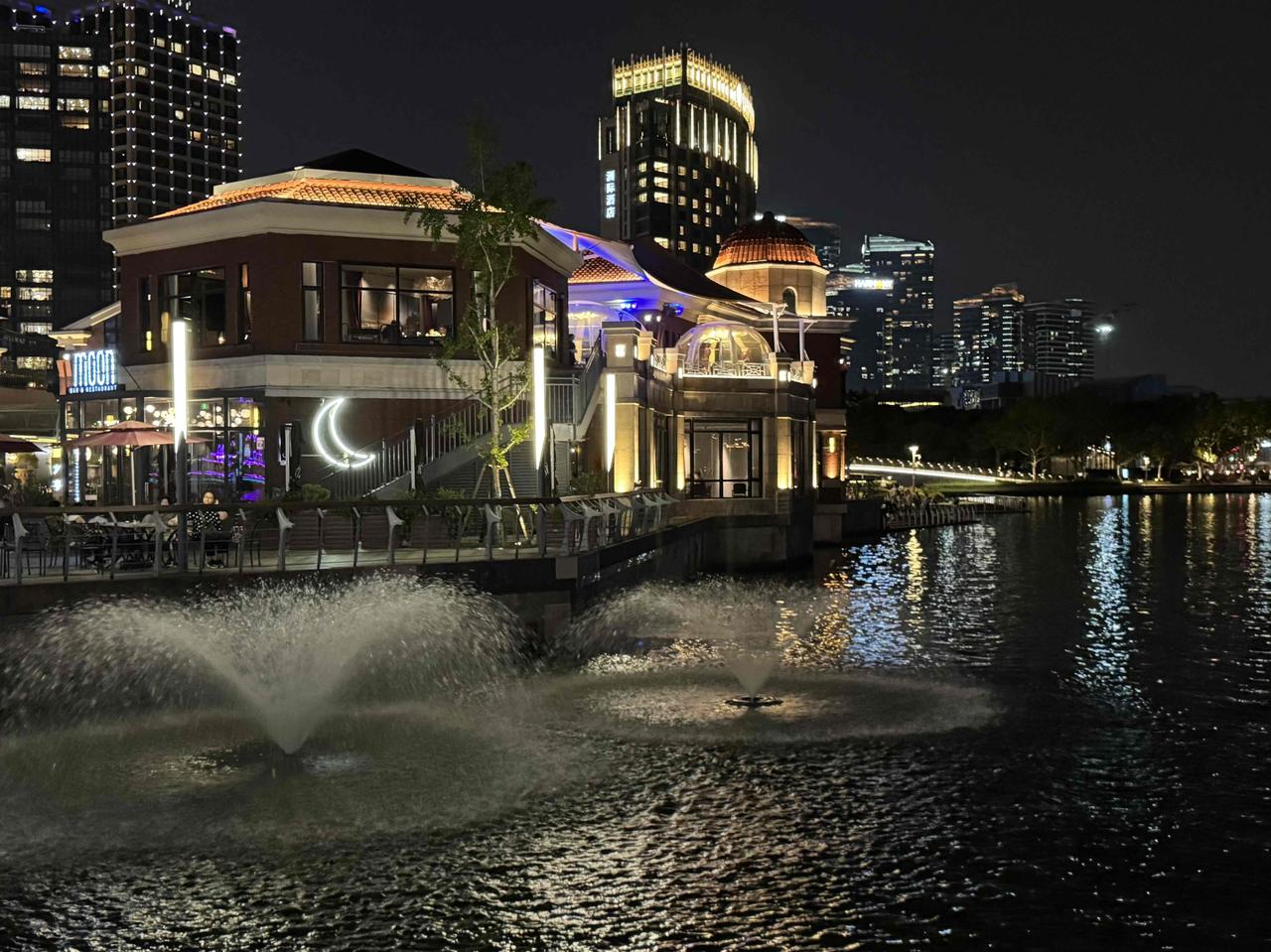 有人拍过夜景照片吗拿出来晒一晒苏州金鸡湖月光码头