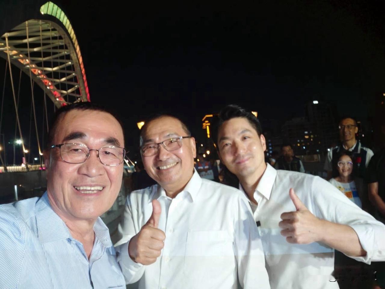 国民党新北市长李四川今（21日）在脸书发文表示，今晚，我与侯友宜市长、蒋万安市长