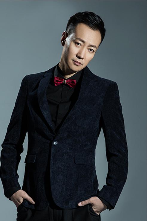 演员，辛柏青说，中戏第三年，高景文老师问了我们一个问题，谁毕业之后，能坚持演话剧