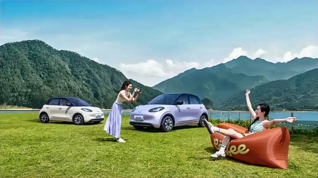 这就是赤裸裸的现实啊，一箱油在哪个国家最贵:
​英国：约需800元人民币，
日本