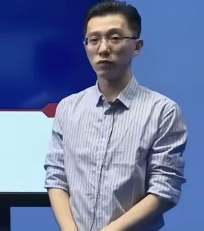 不是一家人，不进一家门。北理工裴铁刚被开除，老公又被举报校外换名授课，公安大学已