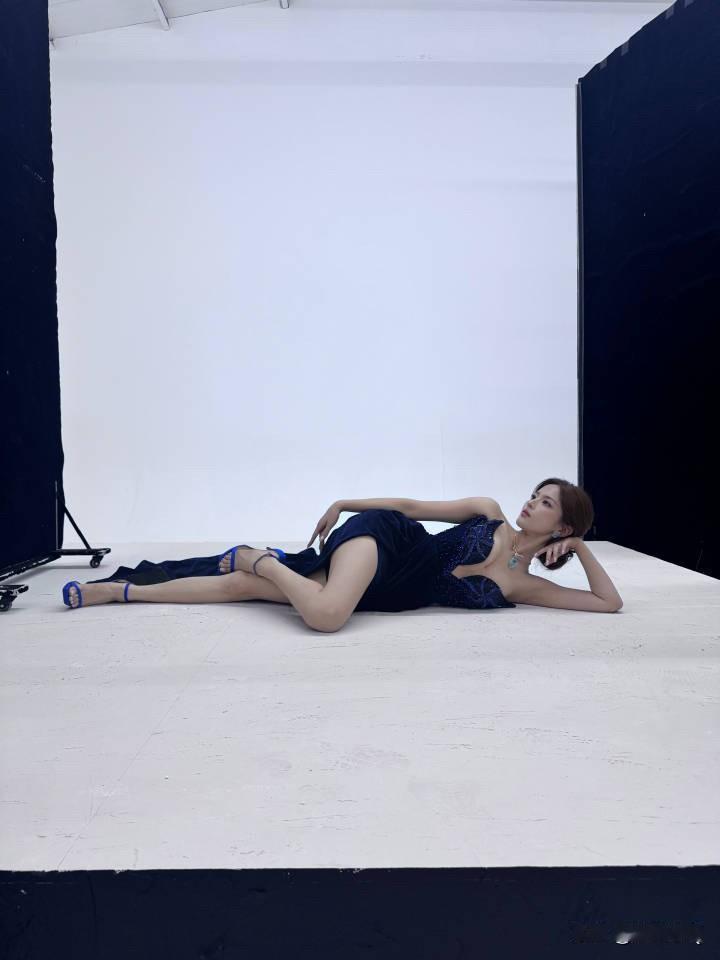 这还是我们认识的超越妹妹吗，现在变得这么性感撩人了……