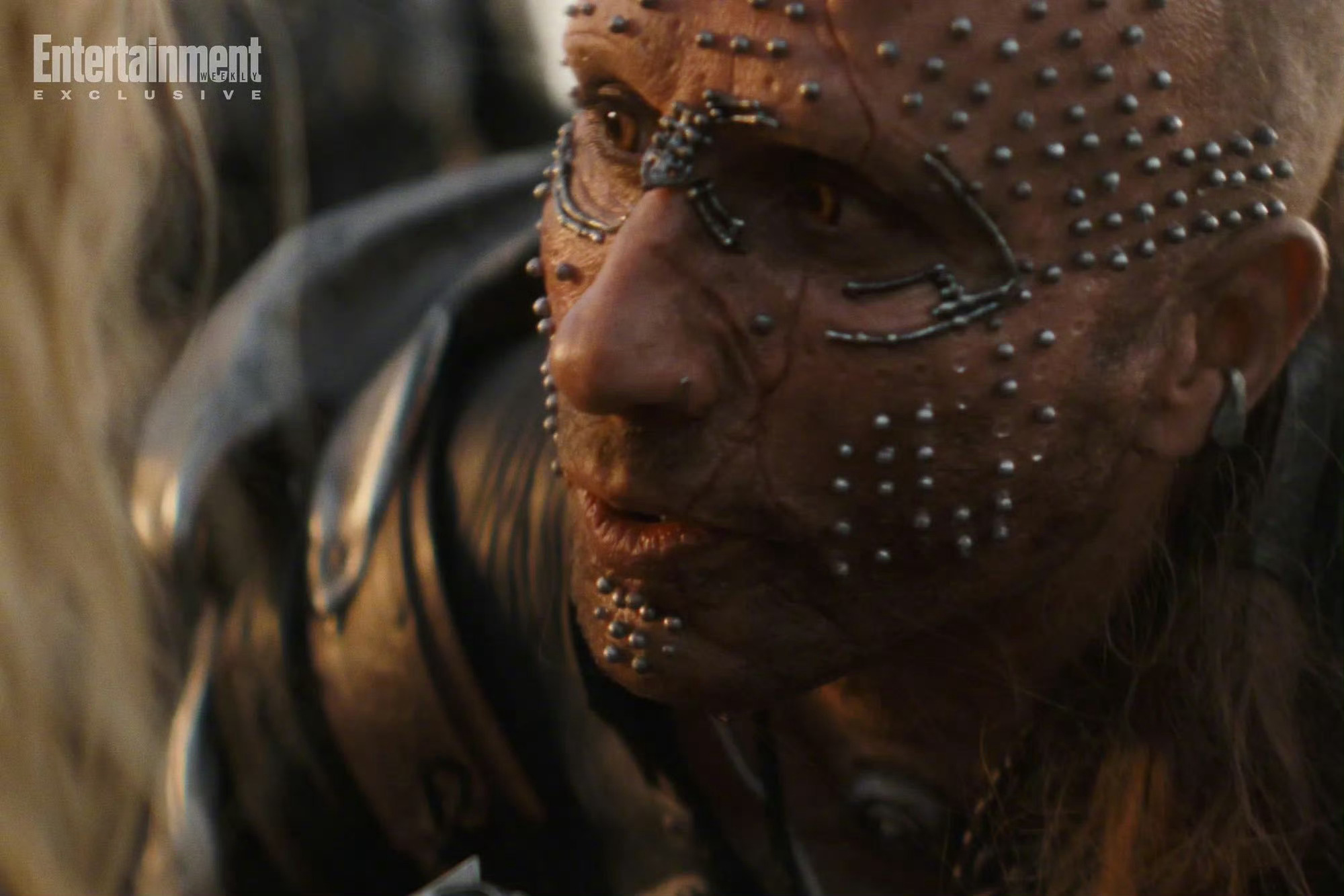 DC《超级少女》发布多张剧照，小氪依然抢尽风头