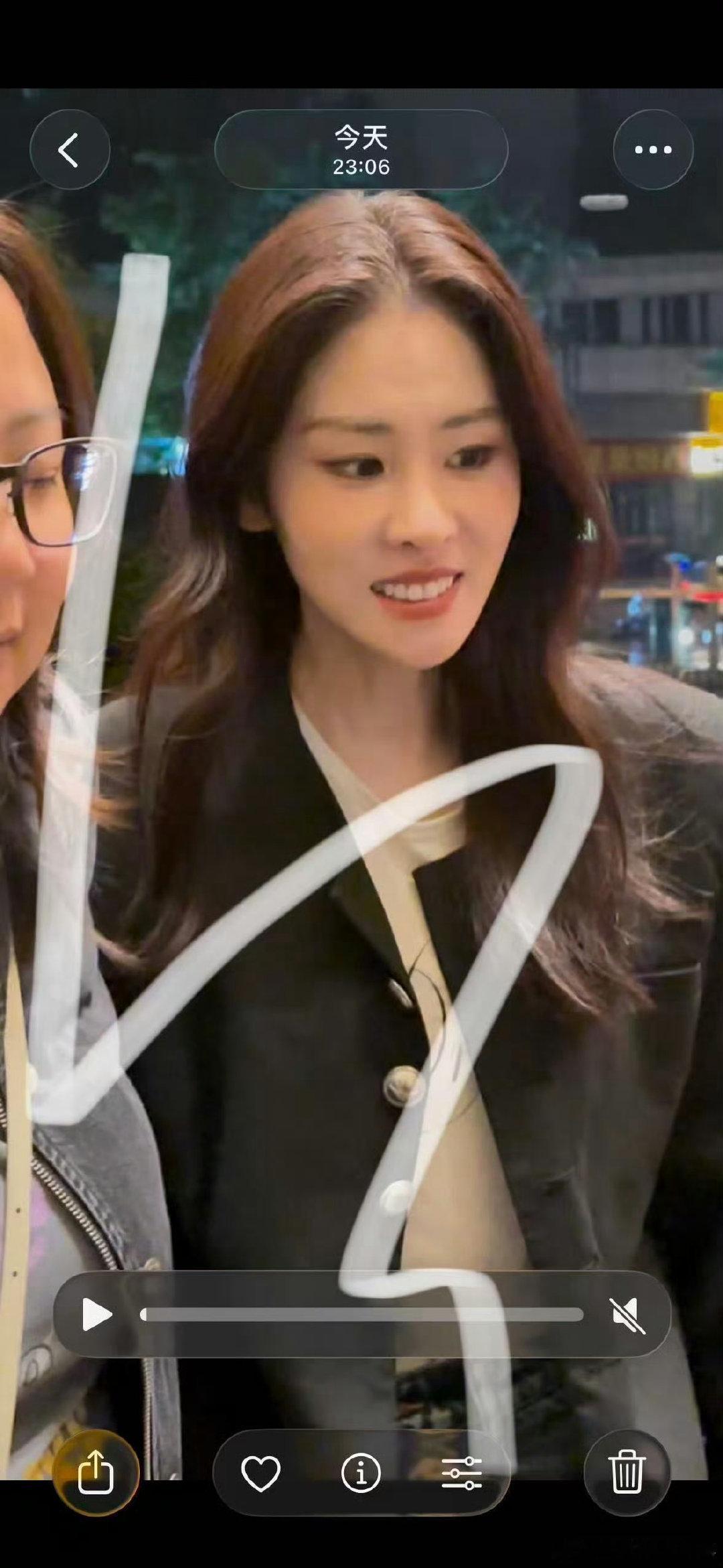 张碧晨歌手彩排路透张碧晨歌手到达歌手2026 张碧晨抵达《歌手2026》彩排现场