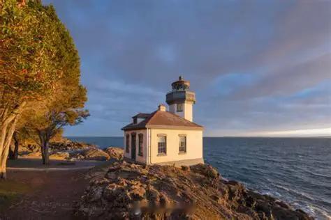 石灰窑灯塔---在华盛顿州的圣胡安岛（San Juan Island），石灰窑灯