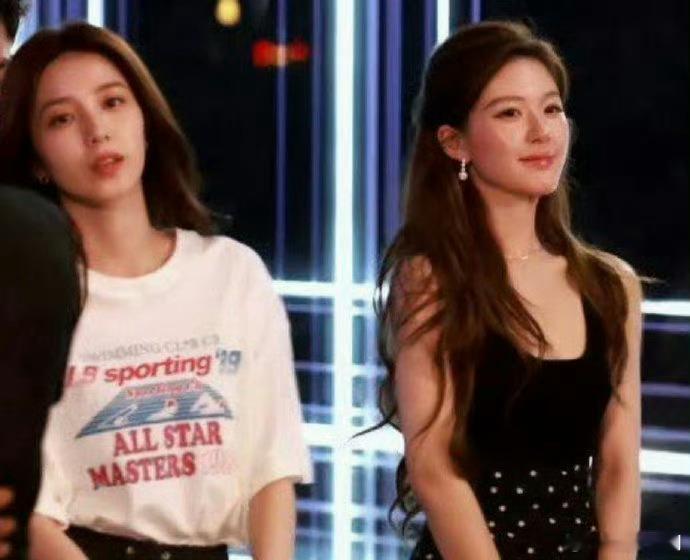 女配的衣服都已经这么随便了，感觉还是比赵露思更美，被艳压也是没办法的 ​​​