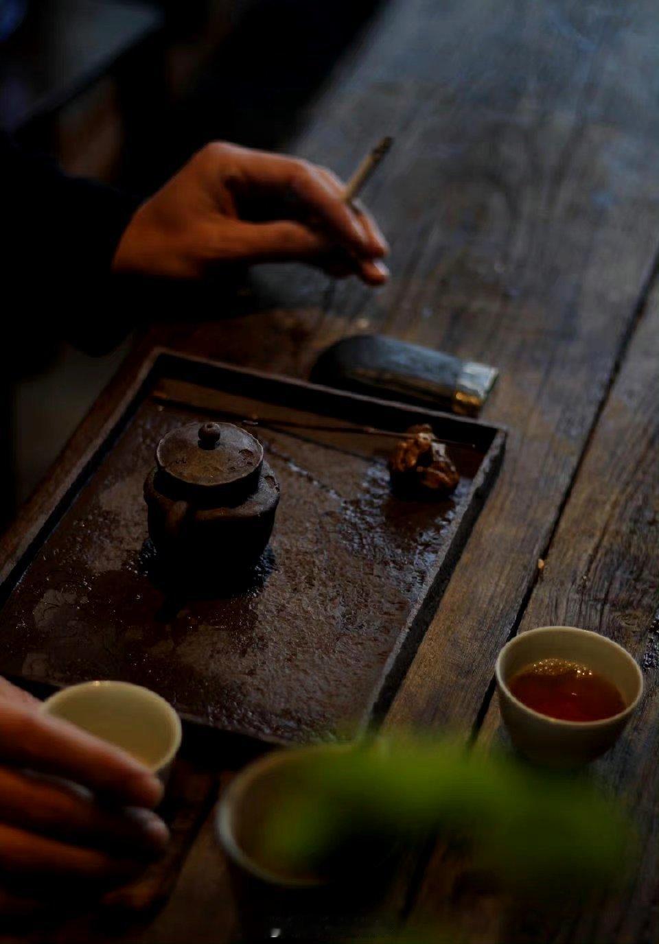 佛为心，道为骨，儒为表，大度看世界；技在手，能在身，思在脑，从容过生活！ ​​​
