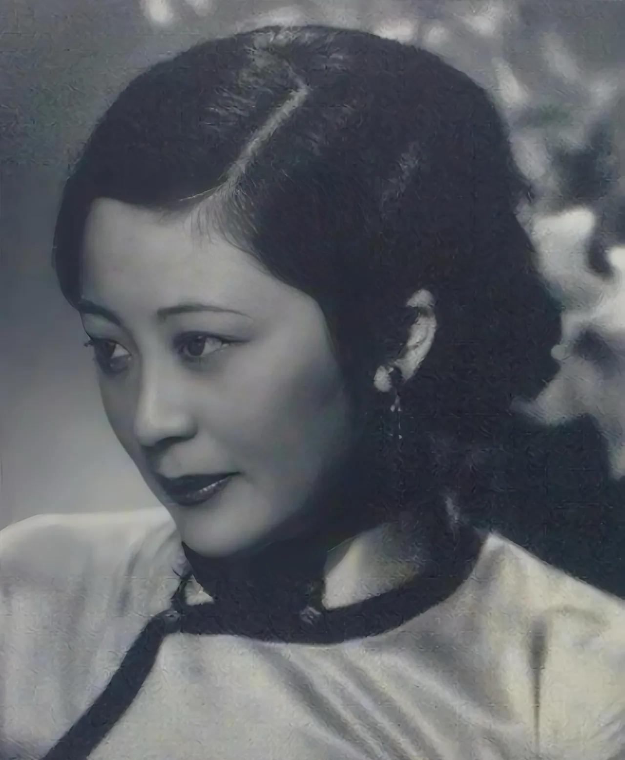 1927年，宋子文在庐山盖别墅，看中了包工头20岁的女儿，姑娘端茶时，俏皮地叫了