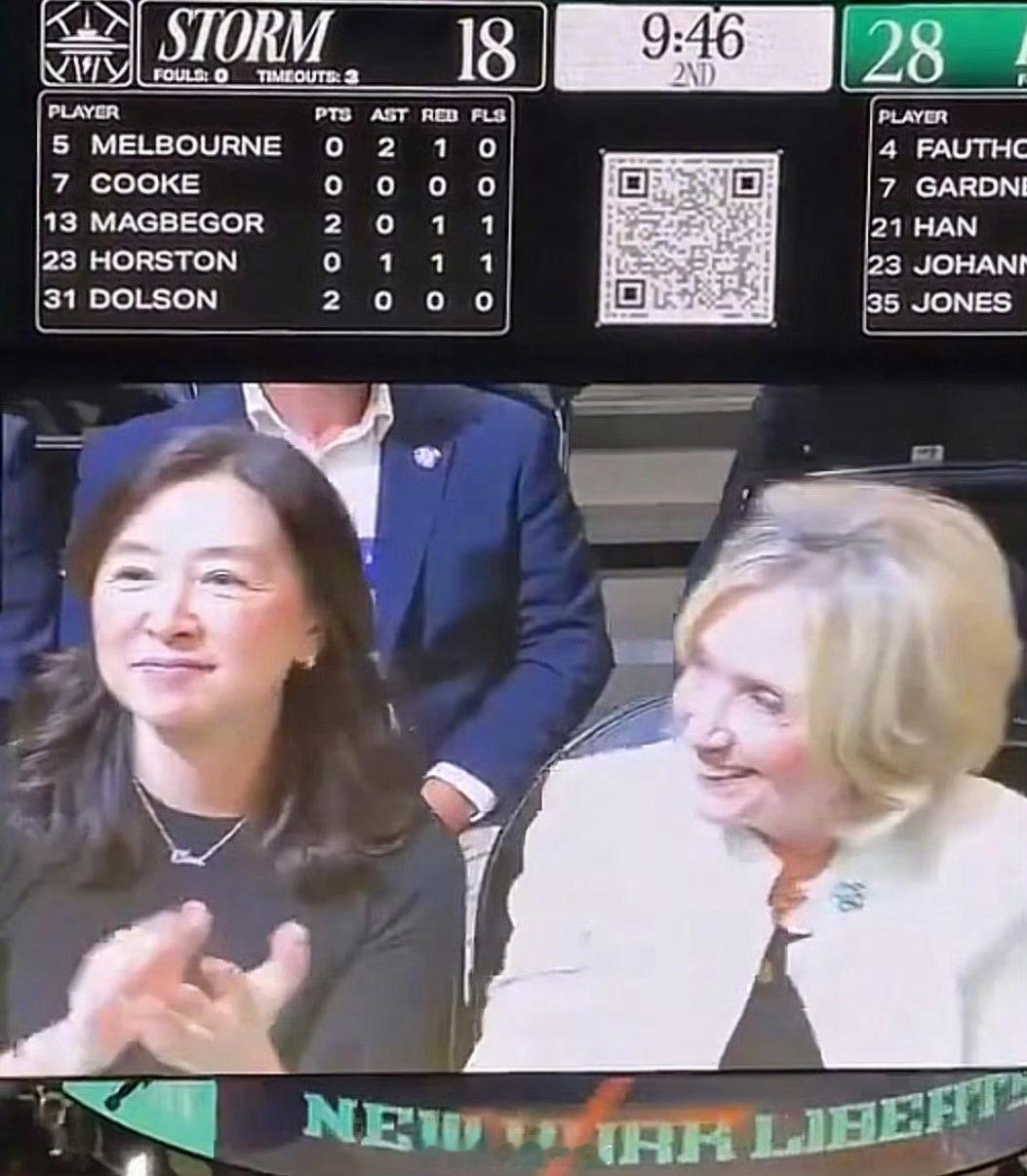 蔡崇信前妻吴明华离婚后首次公开亮相，状态从容大气 蔡崇信前妻离婚后首亮相