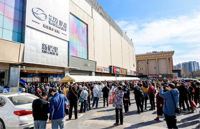 现在的超市都在学习模仿胖东来超市，胖东来的成功真的不是说人人都可以复制的啊，只看