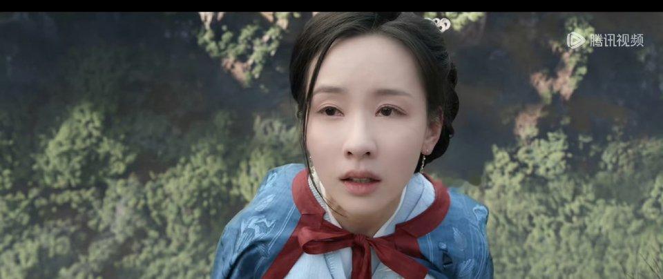 陈都灵是不是三角眼？她的眼睛我看着就怪怪的 ​眼窝凹陷好疲态。 ​​​