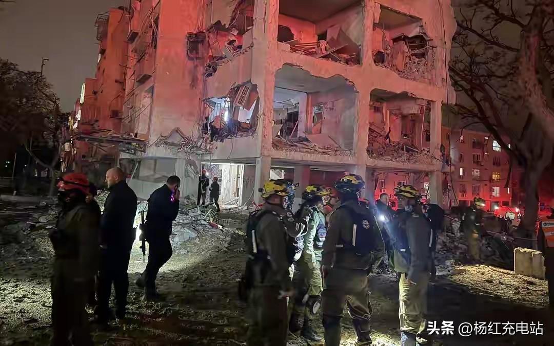 以牙还牙！伊朗直击以色列命门，以方陷入空前困局
 
3月21日，伊朗导弹突袭以色