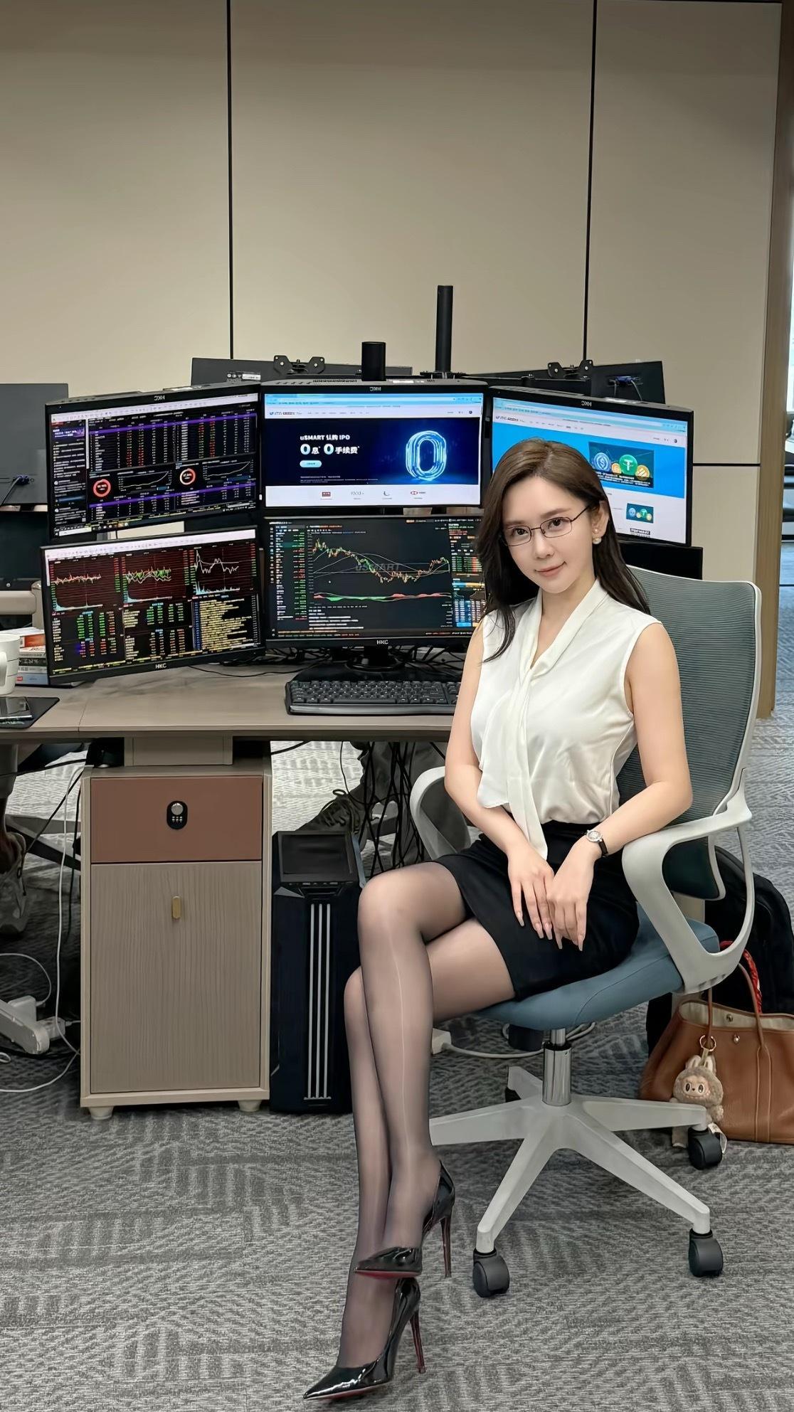 A股 在牛市里的原则就是保持尽量不动[doge] ​​​