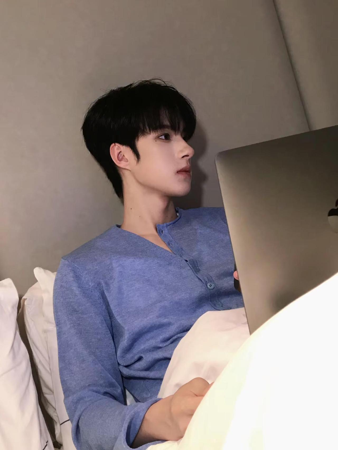 欧巴정신차리。迪丽热巴 钰珑 随拍 少年感