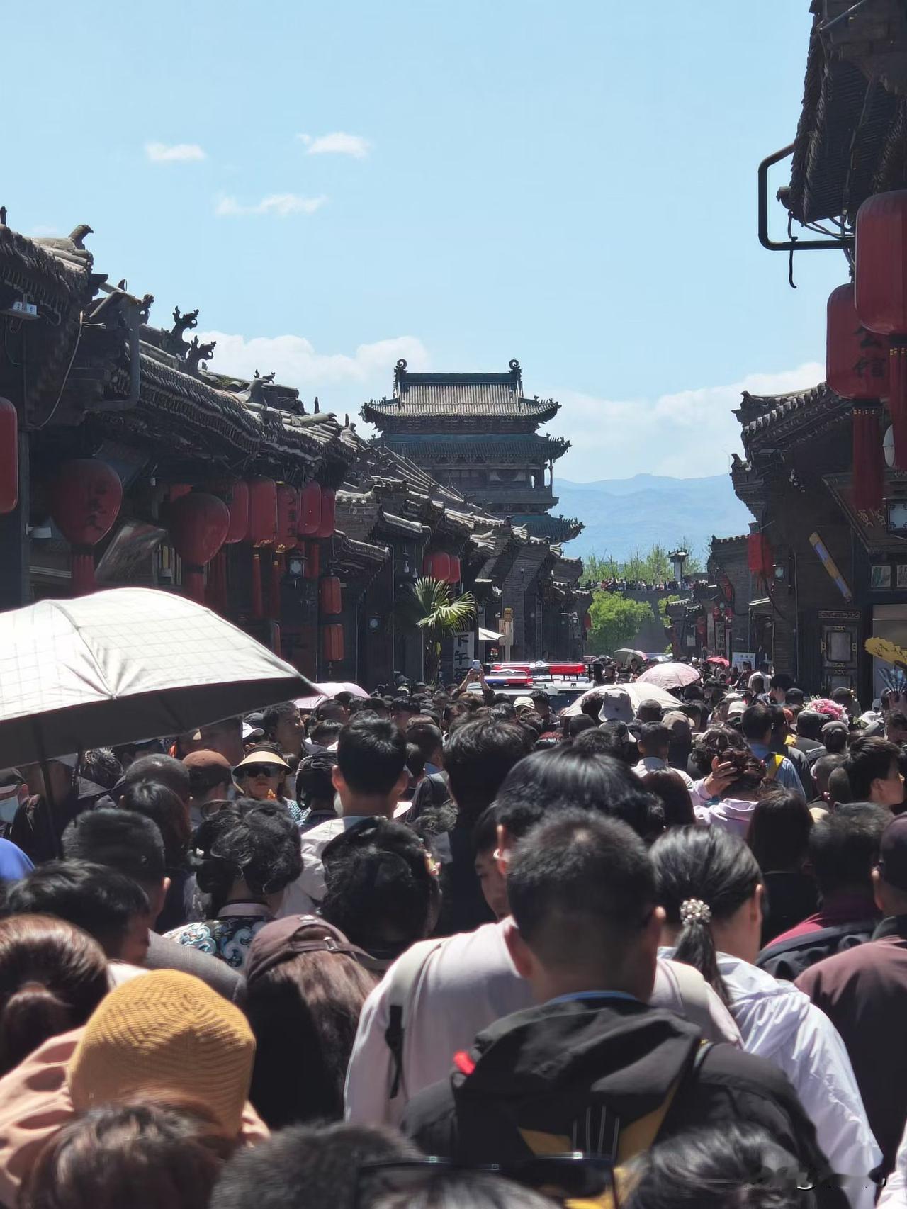 五一小长假最后一天，
亲密关系中，
你的那个不为人知的他，
是不是也快陪家人旅游
