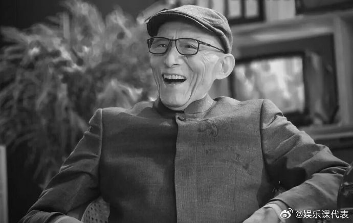 女儿说游本昌没有病痛睡着就去了游本昌最后一个生日觉得很幸福 据北京日报，游本昌的