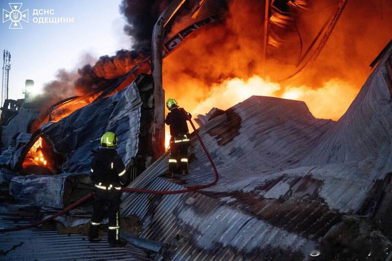 【骇人听闻！乌方截获通话曝前线俄军“磨刀欲食同袍”】海外新鲜事俄乌冲突 俄乌冲突