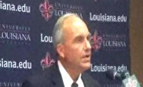 美国 军事顾问彼得普赖语出惊人：中国若继续研发 电磁脉冲武器 ，美国电网随时可能