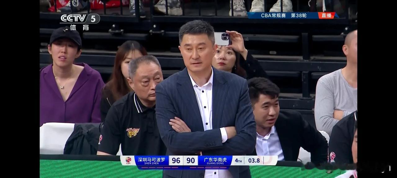 脸都不要了！广东男篮90：97不敌深圳输掉德比战，一战让我们彻底认清这3人。

