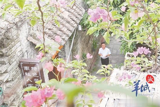 【东莞茶山镇南社村：游客穿汉服打卡已成古村的日常】老榕树、古民居、祠堂、古井……