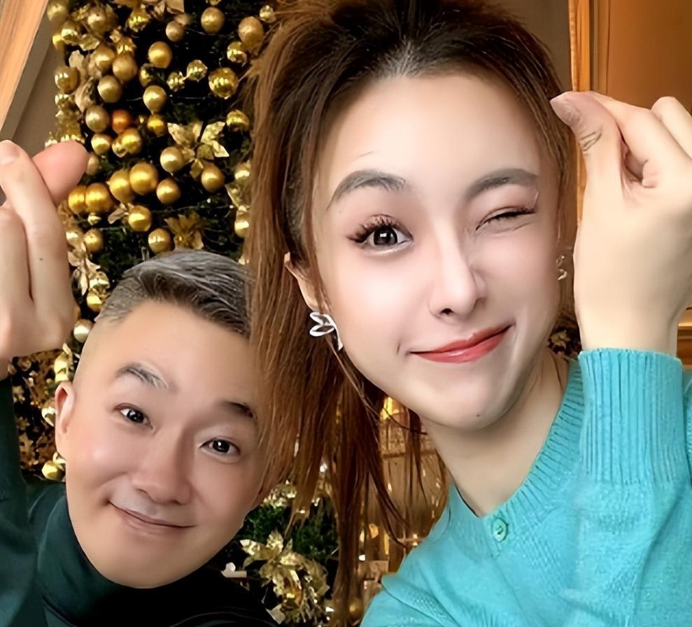 24岁巅峰辞职嫁重病丈夫，被骂十年，如今换他一条命
 
24岁复旦才女王萌萌，事