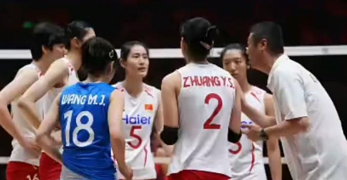 中国女排
输在了哪里？
昨天晚上，天津奥体中心，
中国女排在亚锦赛决赛里2比3输