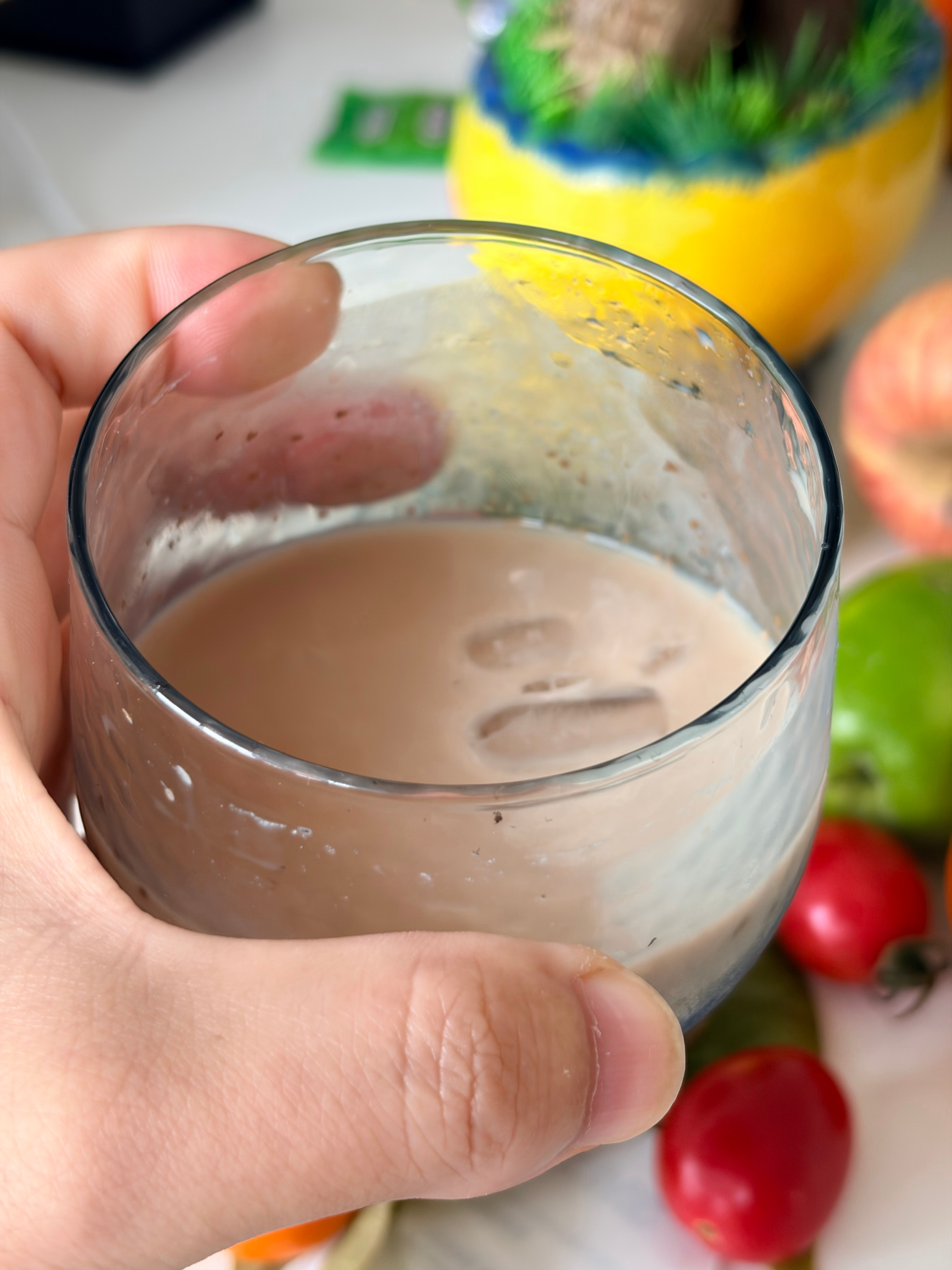 喝上冰了，但制冰机真的太吵了看来得挪到厨房去了～ 