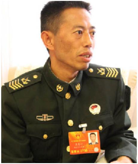 导弹兵王王忠心，1999年开始两次退伍被召回，妻子笑他：“只长胡子，不长职务”！