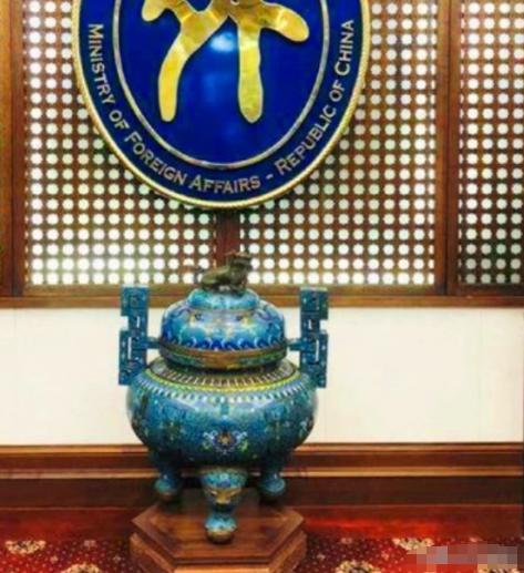 巴西“驻台代表”打响了第一枪。
 
这件事发生在 4 月 13 日，桑路易在接受