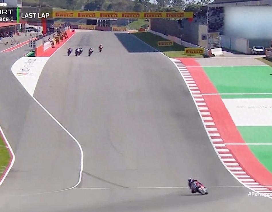 如果不是外媒把这事捅破，多少国人还在梦里！中国制造，真把西方那帮傲慢的老爷们按在