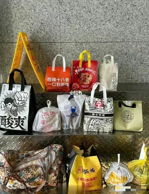 反了，反了，整个的都反了。现在香港掀起“反向代购”狂潮，市民纷纷追捧内地深圳的商