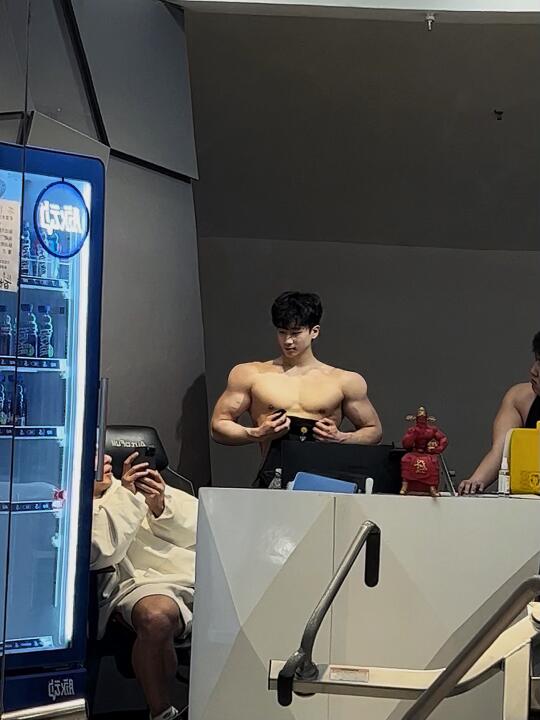 还不睡觉 在等我吗？