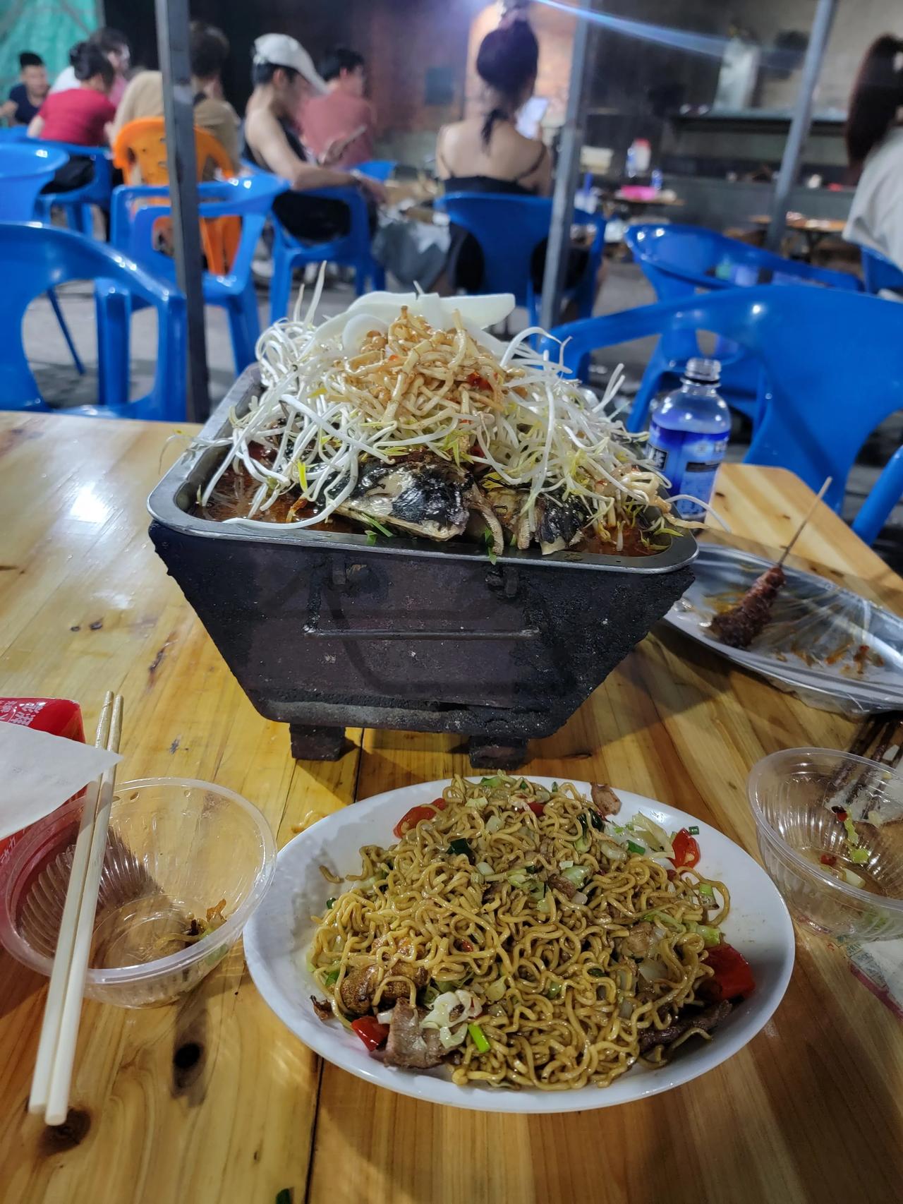 连续好几天吃烧烤，这体重，这热气，我一次吃一包清火片都不会拉肚子，以前药效够厉害