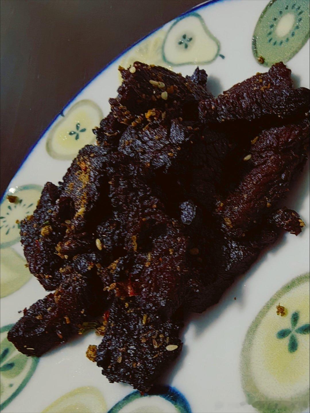 周末做了两份小零食：牛肉干&盐水花生时晴时雨俯瞰苏州河两岸，景色不错。 