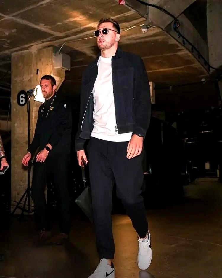 ESPN真是太过分了！

针对明天湖人主场对阵鹈鹕的比赛，ESPN给出的胜率预测