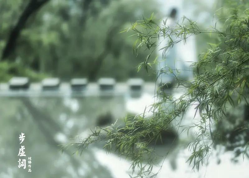 上联：相逢有幸，今生共锁相思梦；
下联：邂逅无悔，此世同为连理枝。