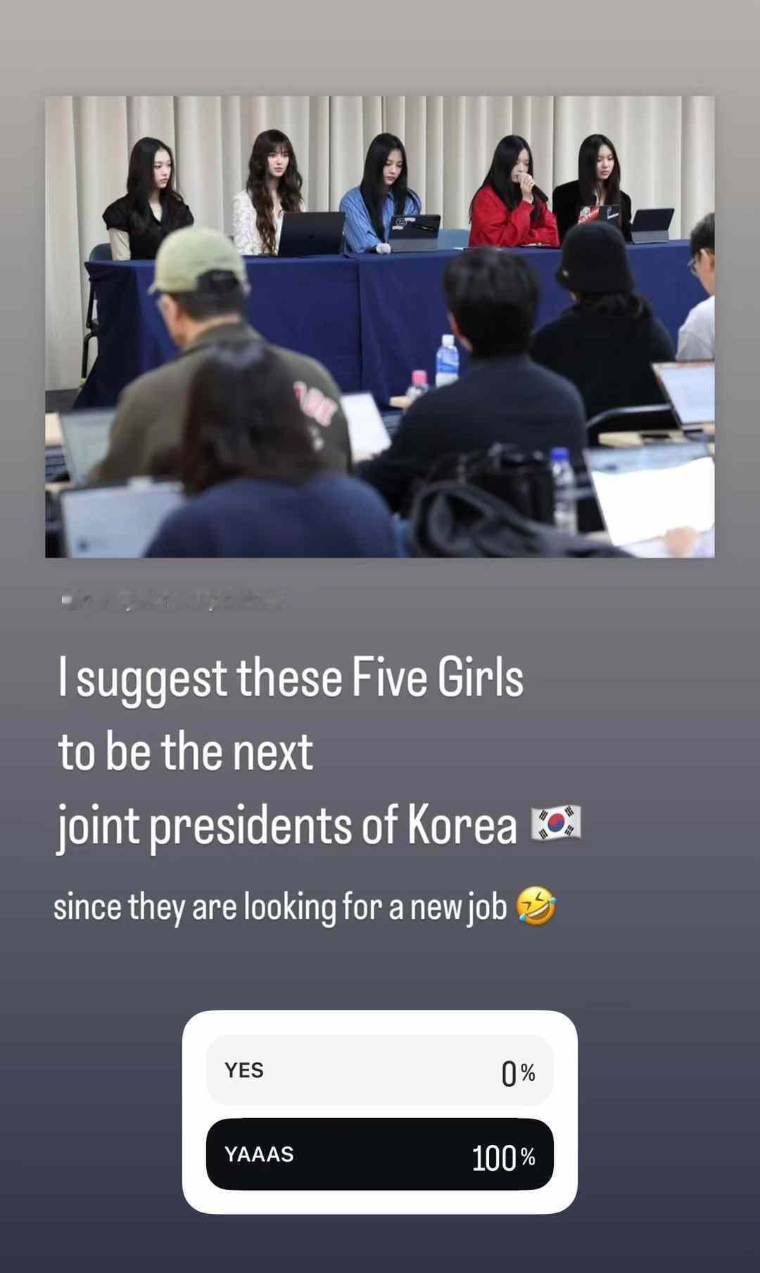 韩国总统发布紧急戒严令  建议让这五位勇敢的女孩取代总统。毕竟她们也曾在国会斗智