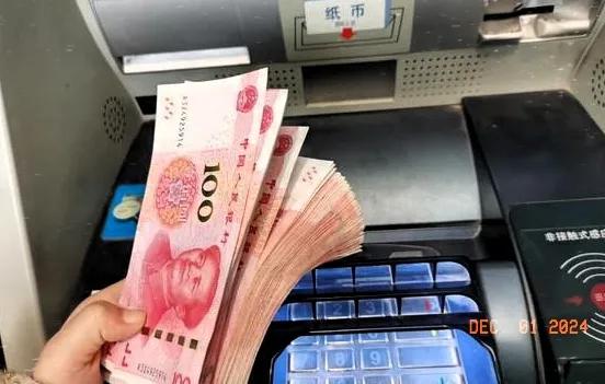 40岁的时候，我们该有多少钱？我觉得能满足生活需要就是最好的答案。一般而言，如果
