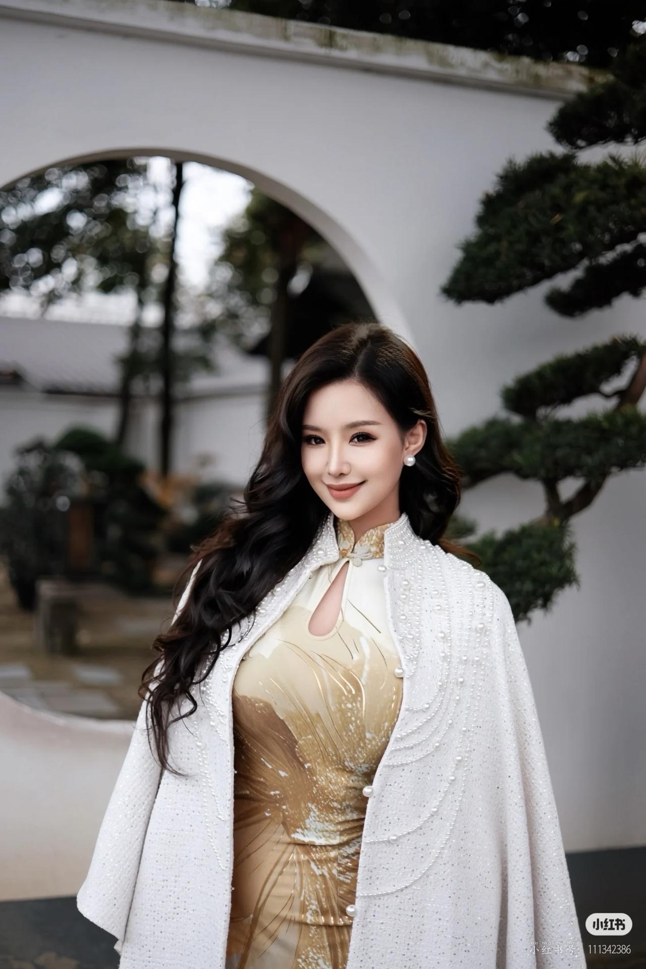 优雅与性感，你会怎么选美女旗袍穿搭写真