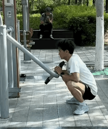 小哥哥，前面相信老师，最后一下，你背叛了老师。