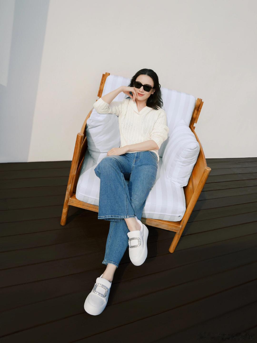 宋佳一米七三大美女 谁懂啊，宋佳不就是我命运般的老婆姐吗？一米七三的大美女，披发