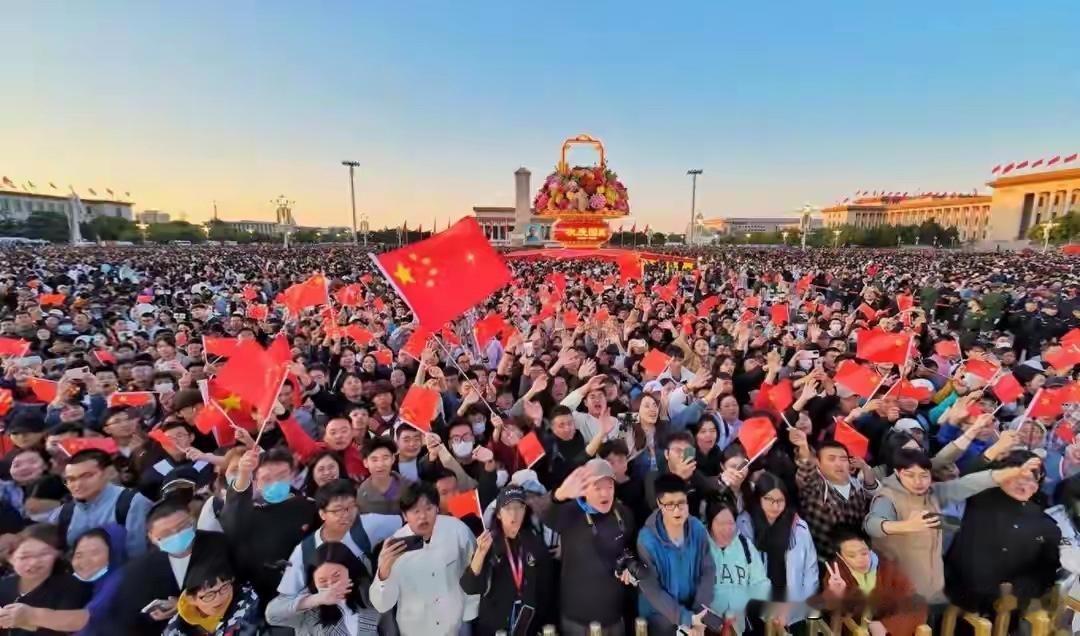 不去！
因为国庆出游，高速公路分分钟变成了停车场，旅游景区只能数一数后脑勺，酒店